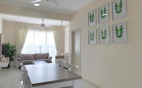 3Br Level 18 Aircond Seksyen 13 Near Msu, Stadium Shah Alam